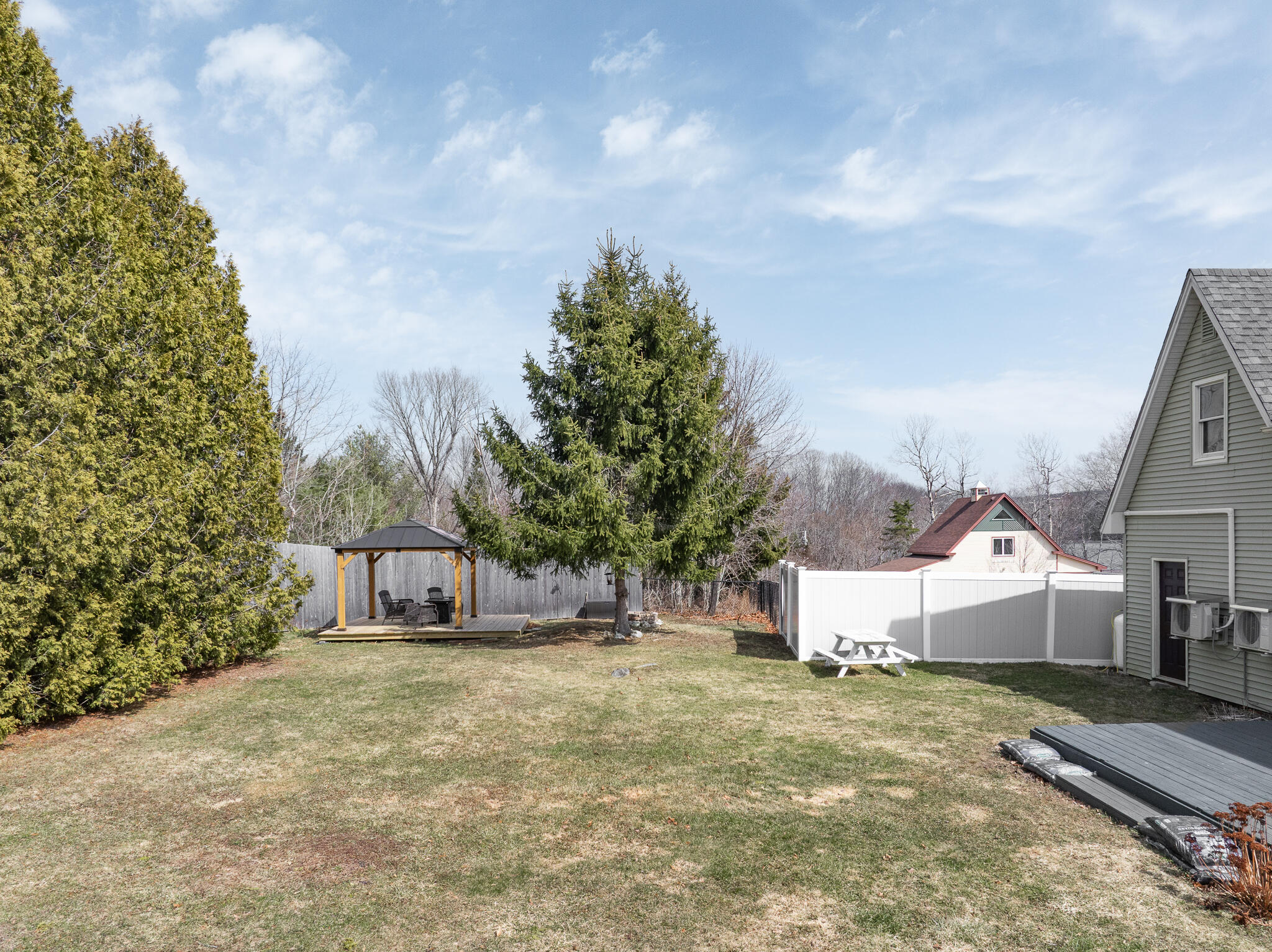 10 Pleasant Street Winterport, ME 04496 - Photo 4 of 36 2