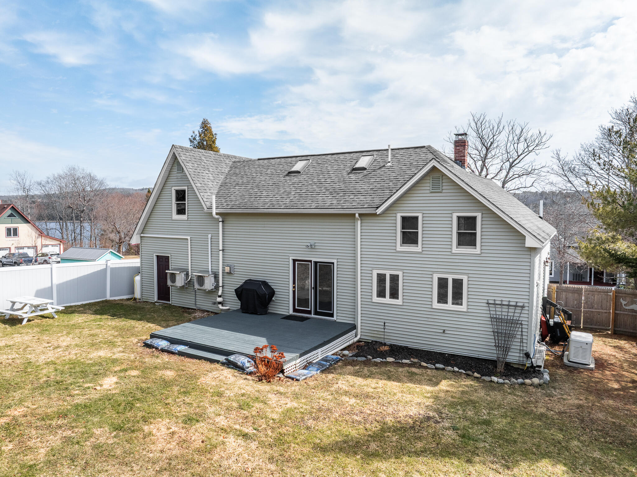 10 Pleasant Street Winterport, ME 04496 - Photo 6 of 36 1