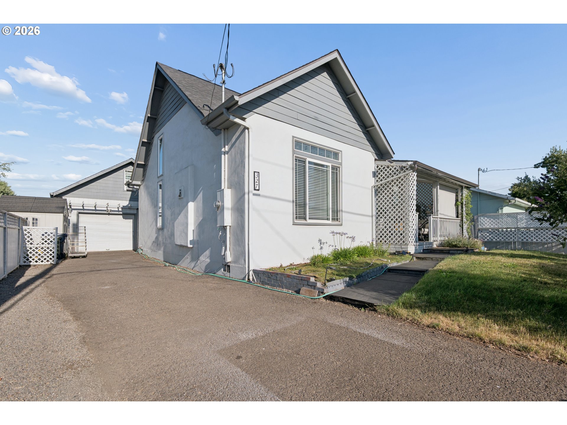 327 South 46th Street Springfield, OR 97478 - Photo 2 of 40