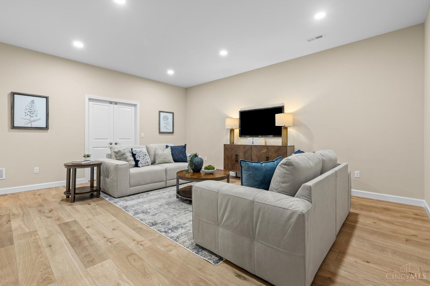 608 Rushton Road Cincinnati, OH 45226 - Photo 8 of 49 Gallery Image 8