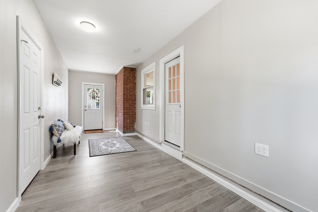 109 Bretton Road Springfield, MA 01119 - Photo 4 of 42