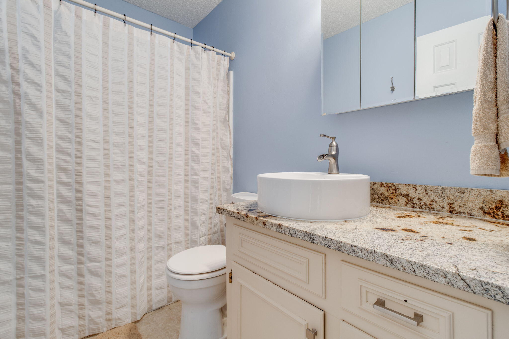 3315 Green View Parkway Sumter, SC 29150 - Photo 23 of 36 Guest Bathroom #1 in Guest Bedroom #1