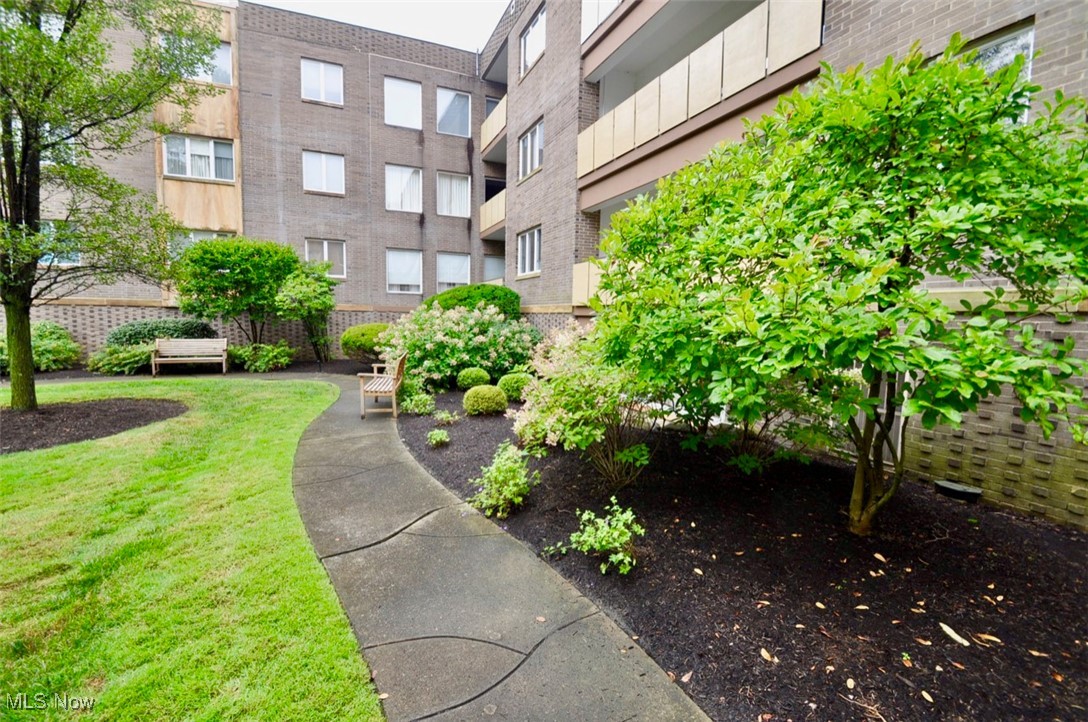 3701 Mayfield Road, Unit 207 Cleveland, OH 44121 - Photo 23 of 30 View of property's community with a yard