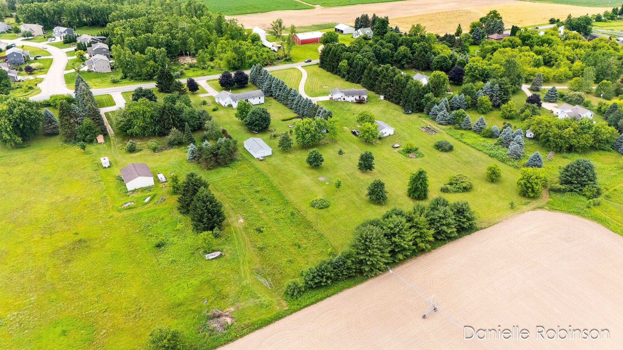 6829 12 Mile Road Northeast Rockford, MI 49341 - Photo 62 of 70 63-WM682912mile-5