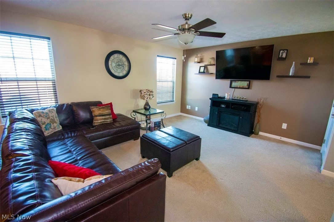2100 Fowl Road Elyria, OH 44035 - Photo 2 of 22 Cozy great room