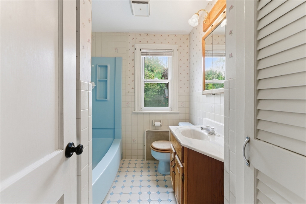 97 Lancaster Street Springfield, MA 01118 - Photo 19 of 42 Gallery Image 19