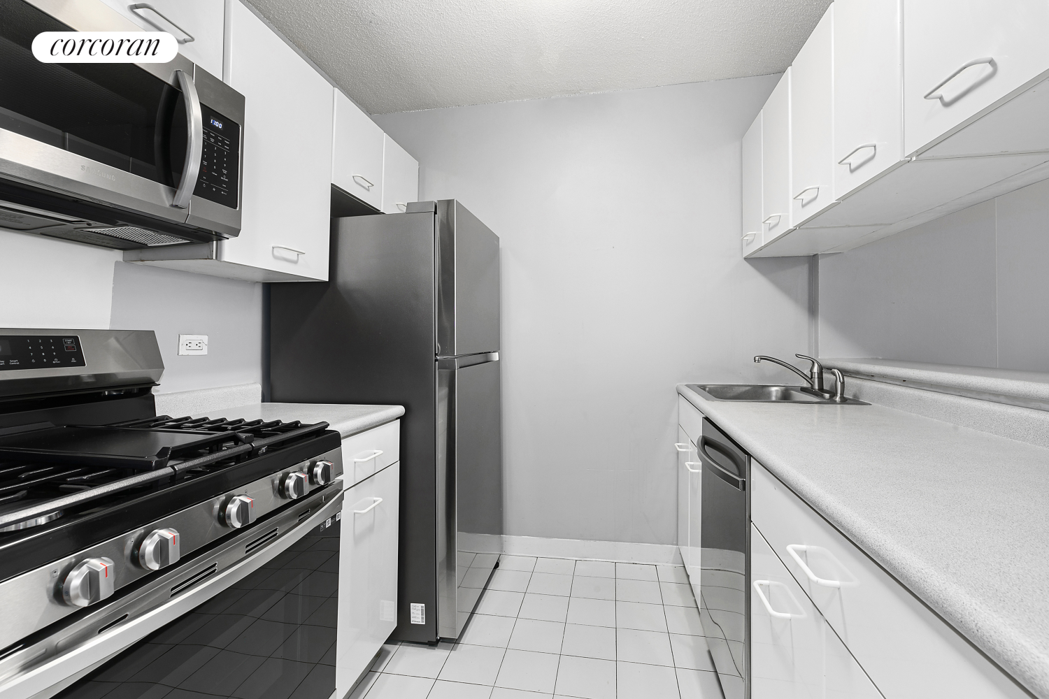 2 South End Avenue, Unit 3M Manhattan, NY 10280 - Photo 4 of 22