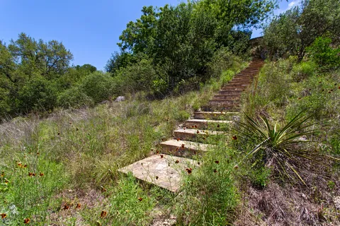 $975,000 | 1121 Kings Cove Drive, Canyon Lake, TX 78133