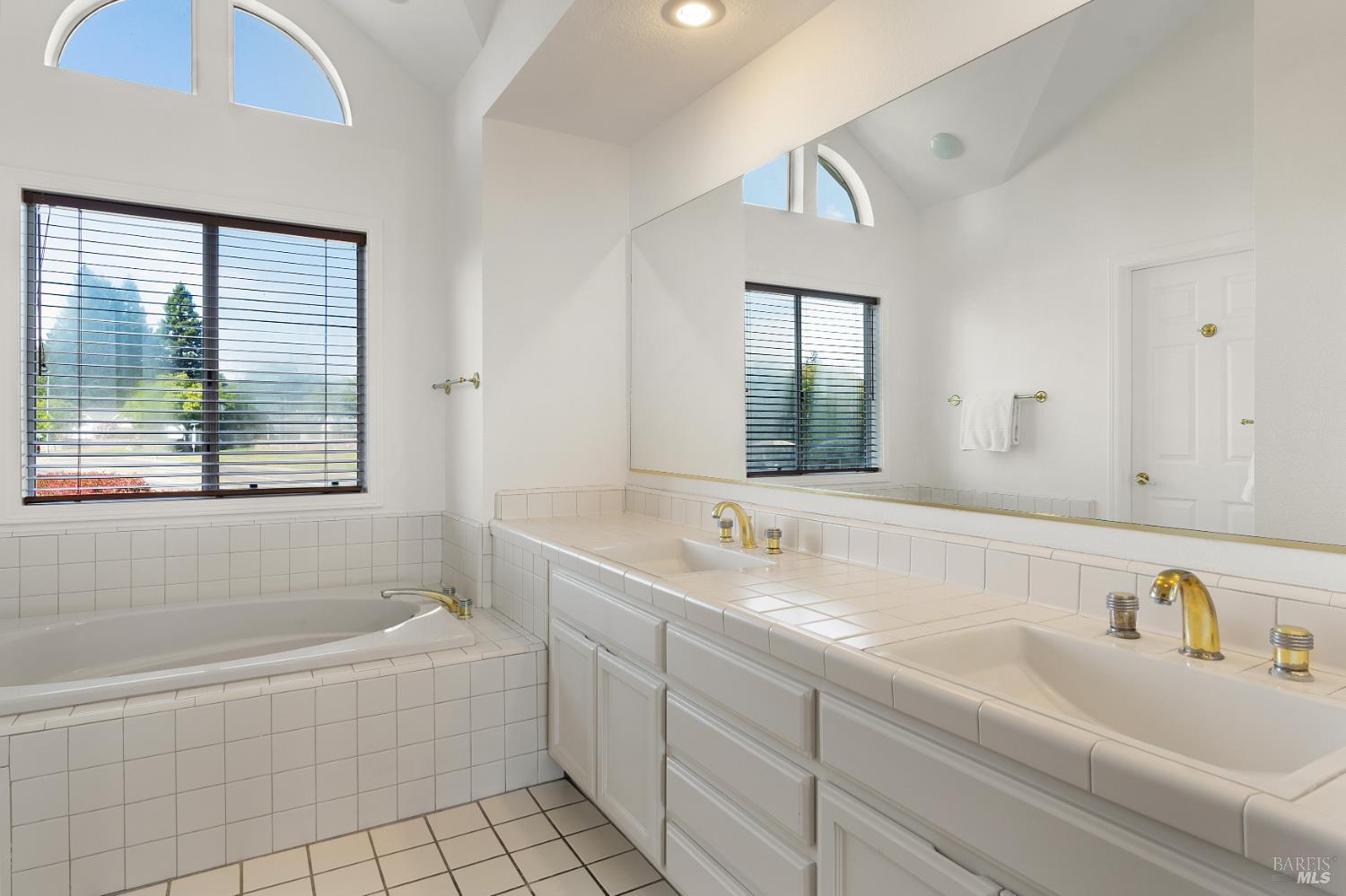 2015 Stonefield Lane Santa Rosa, CA 95403 - Photo 18 of 44