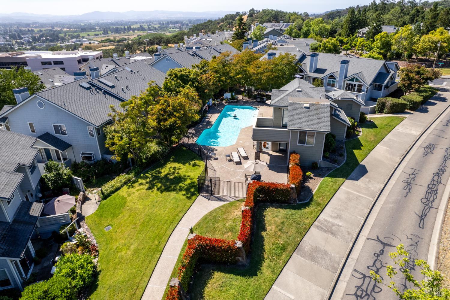 2015 Stonefield Lane Santa Rosa, CA 95403 - Photo 34 of 44