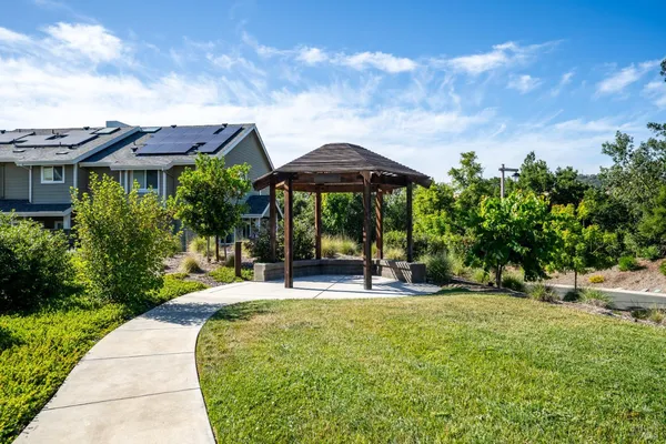 $575,000 | 2015 Stonefield Lane, Santa Rosa, CA 95403