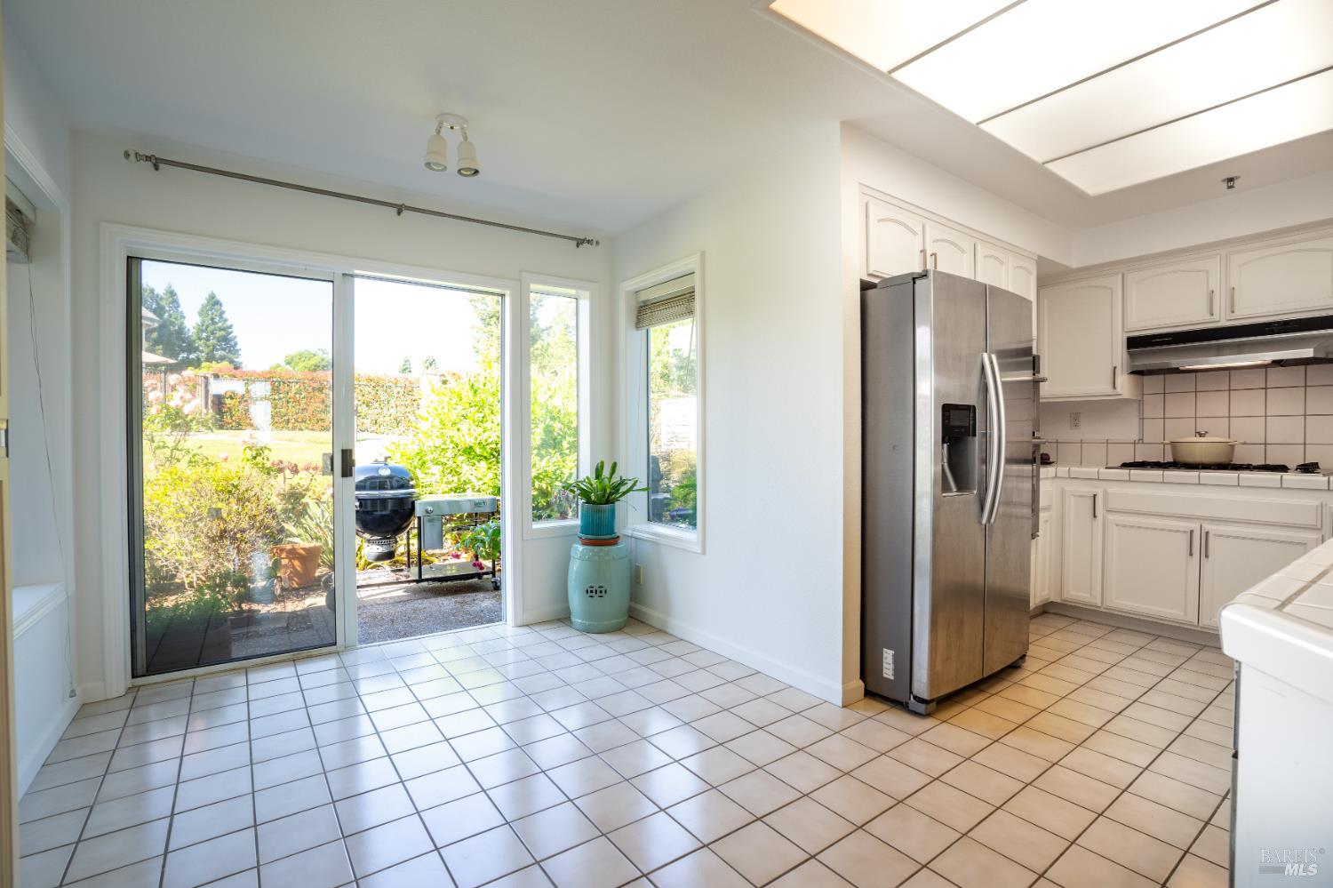2015 Stonefield Lane Santa Rosa, CA 95403 - Photo 4 of 44