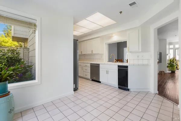 $575,000 | 2015 Stonefield Lane, Santa Rosa, CA 95403