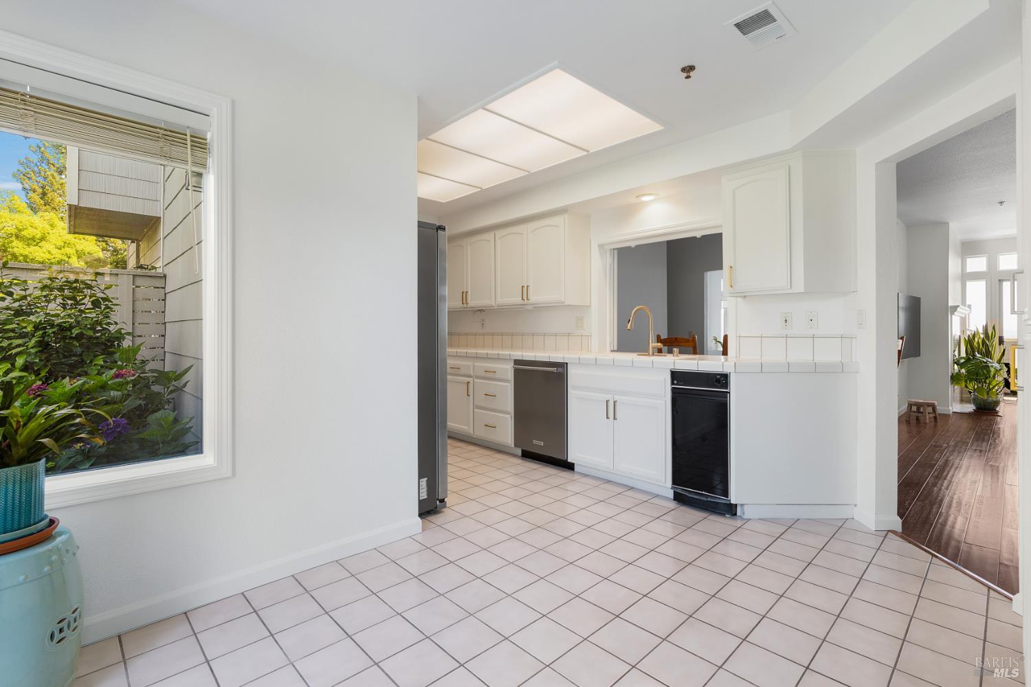2015 Stonefield Lane Santa Rosa, CA 95403 - Photo 5 of 44