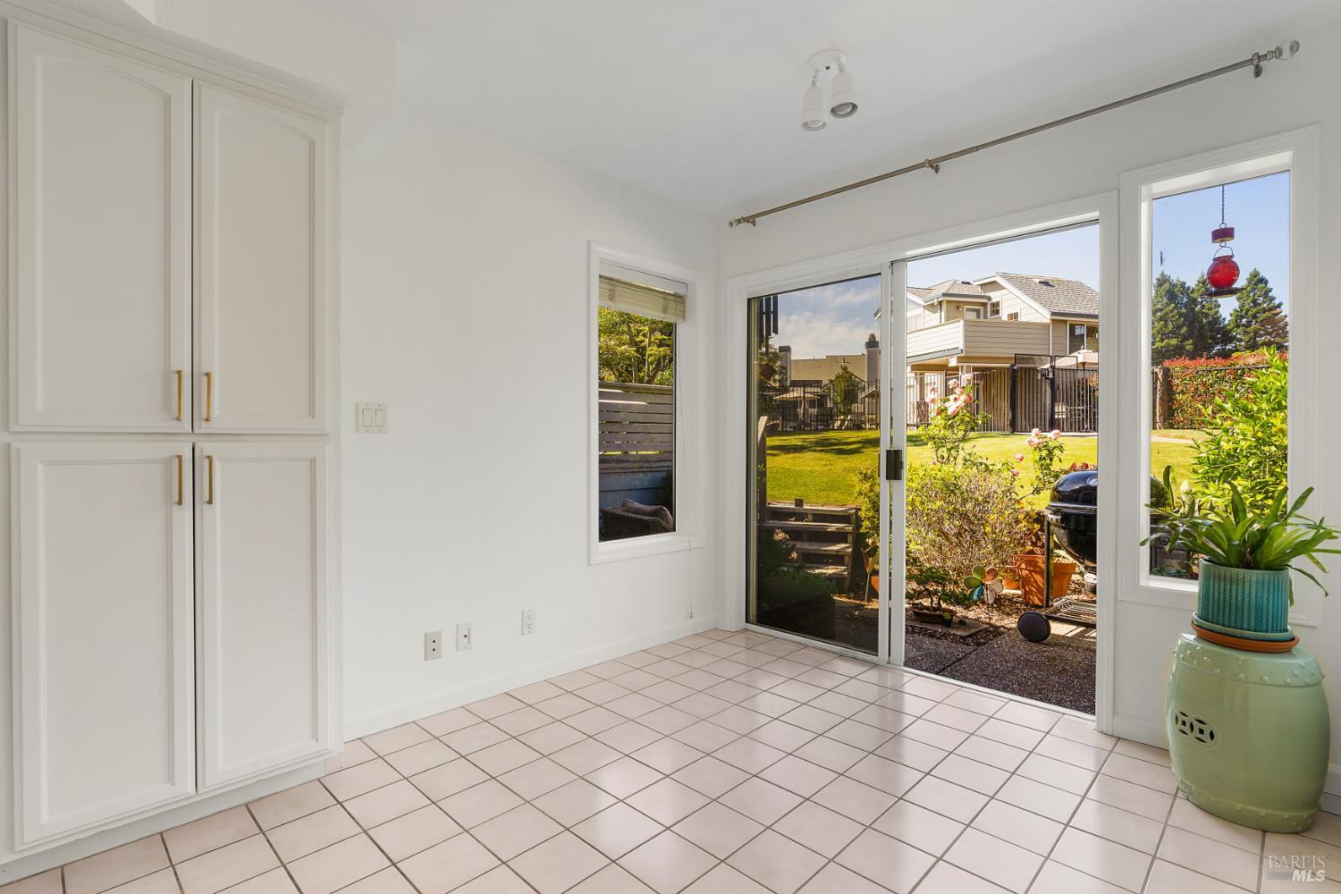 2015 Stonefield Lane Santa Rosa, CA 95403 - Photo 7 of 44