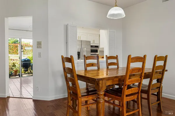 $575,000 | 2015 Stonefield Lane, Santa Rosa, CA 95403