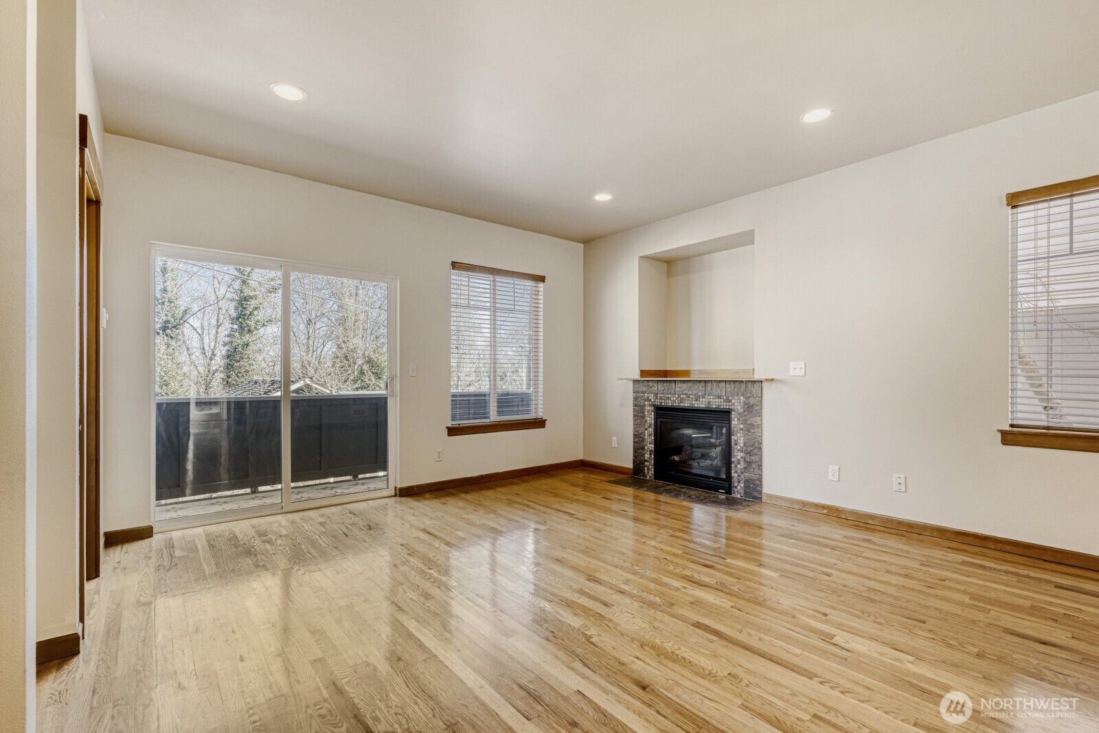 2480 Southwest Webster Street Seattle, WA 98106 - Photo 3 of 20