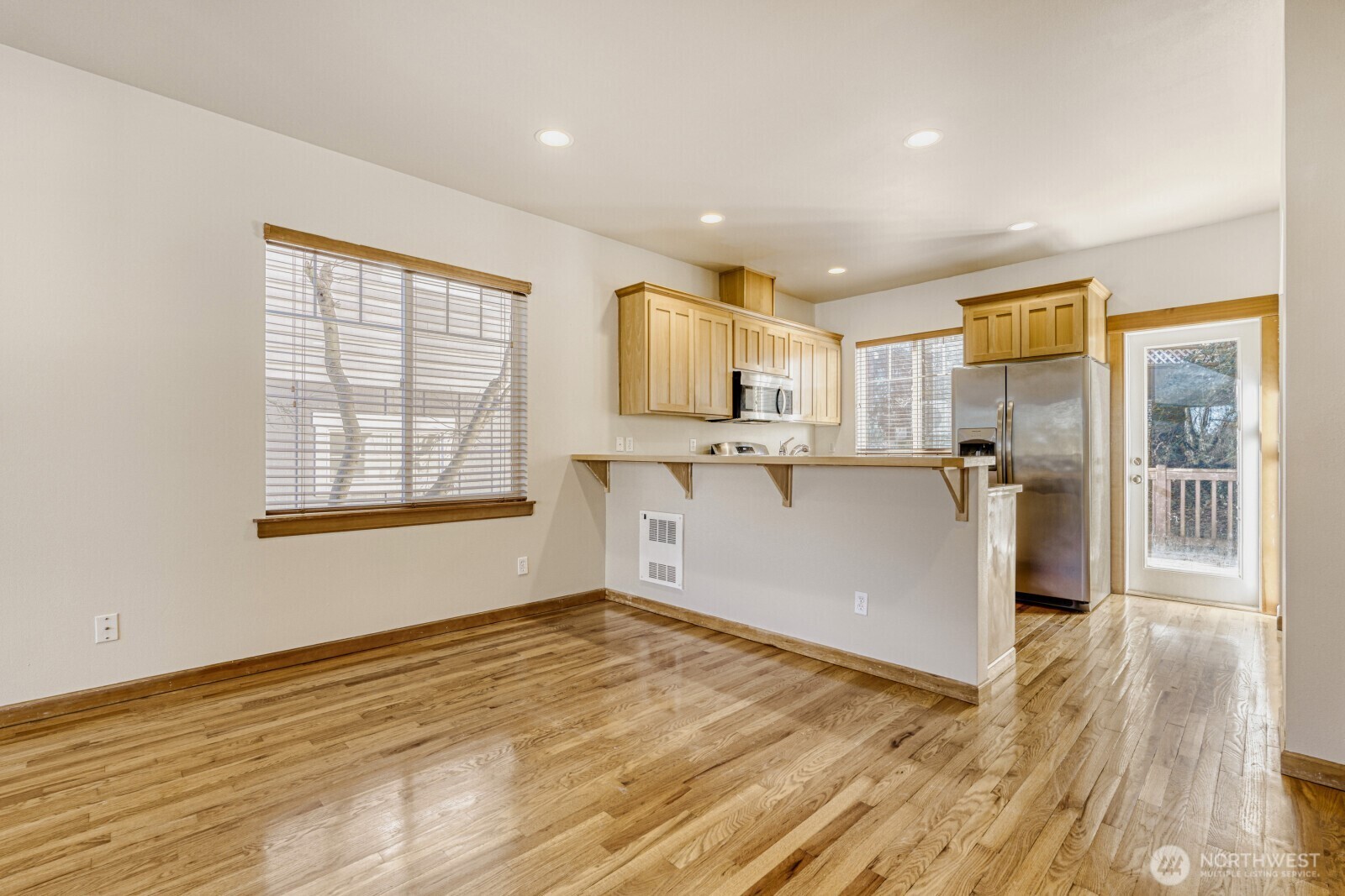 2480 Southwest Webster Street Seattle, WA 98106 - Photo 5 of 20