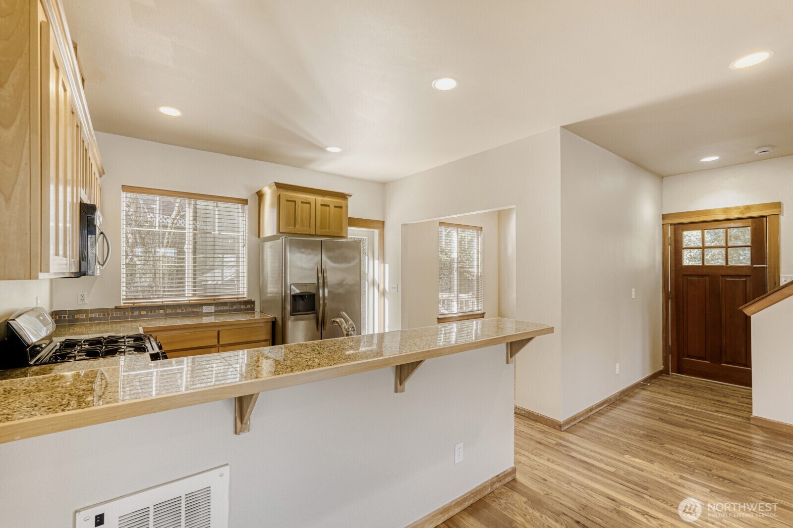 2480 Southwest Webster Street Seattle, WA 98106 - Photo 7 of 20