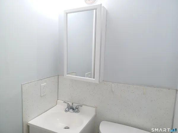 $1,200 | 56 Wakelee Avenue, Unit 70D, Shelton, CT 06484