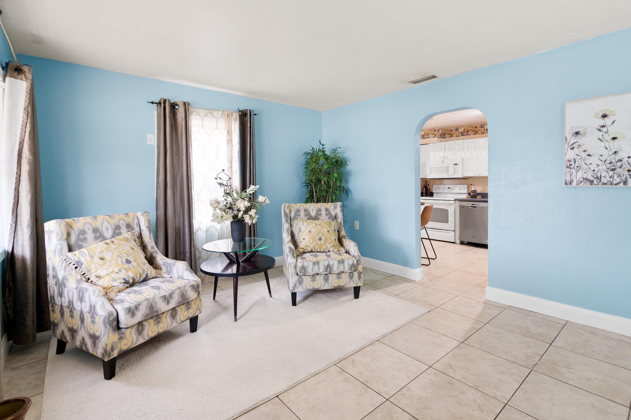 228 Beverly Rd Living Room