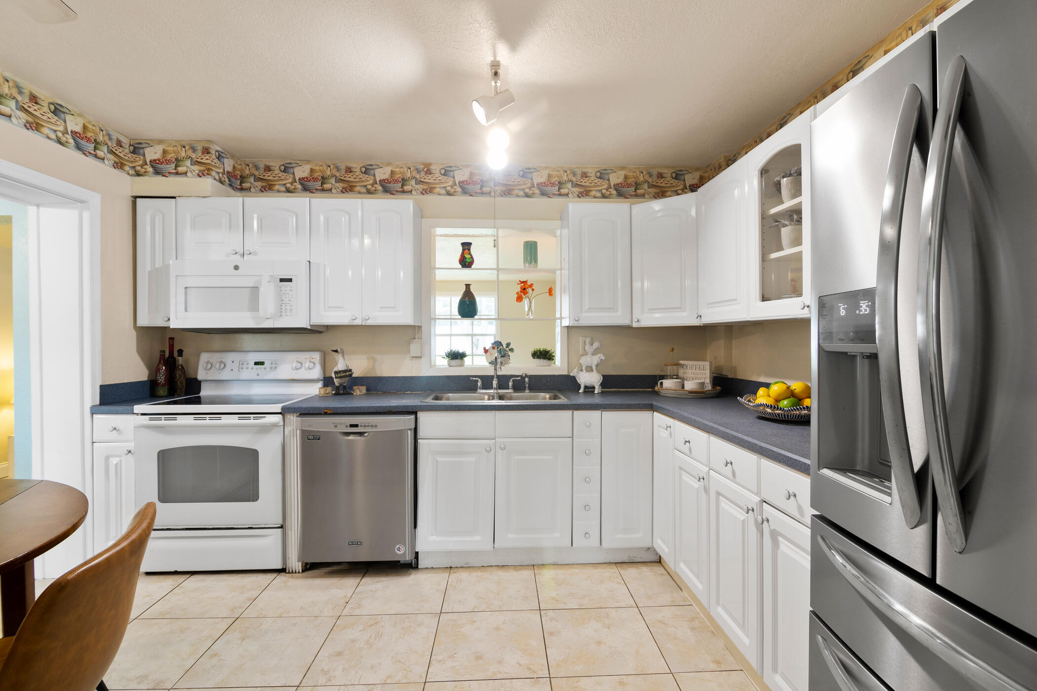 228 Beverly Rd Kitchen