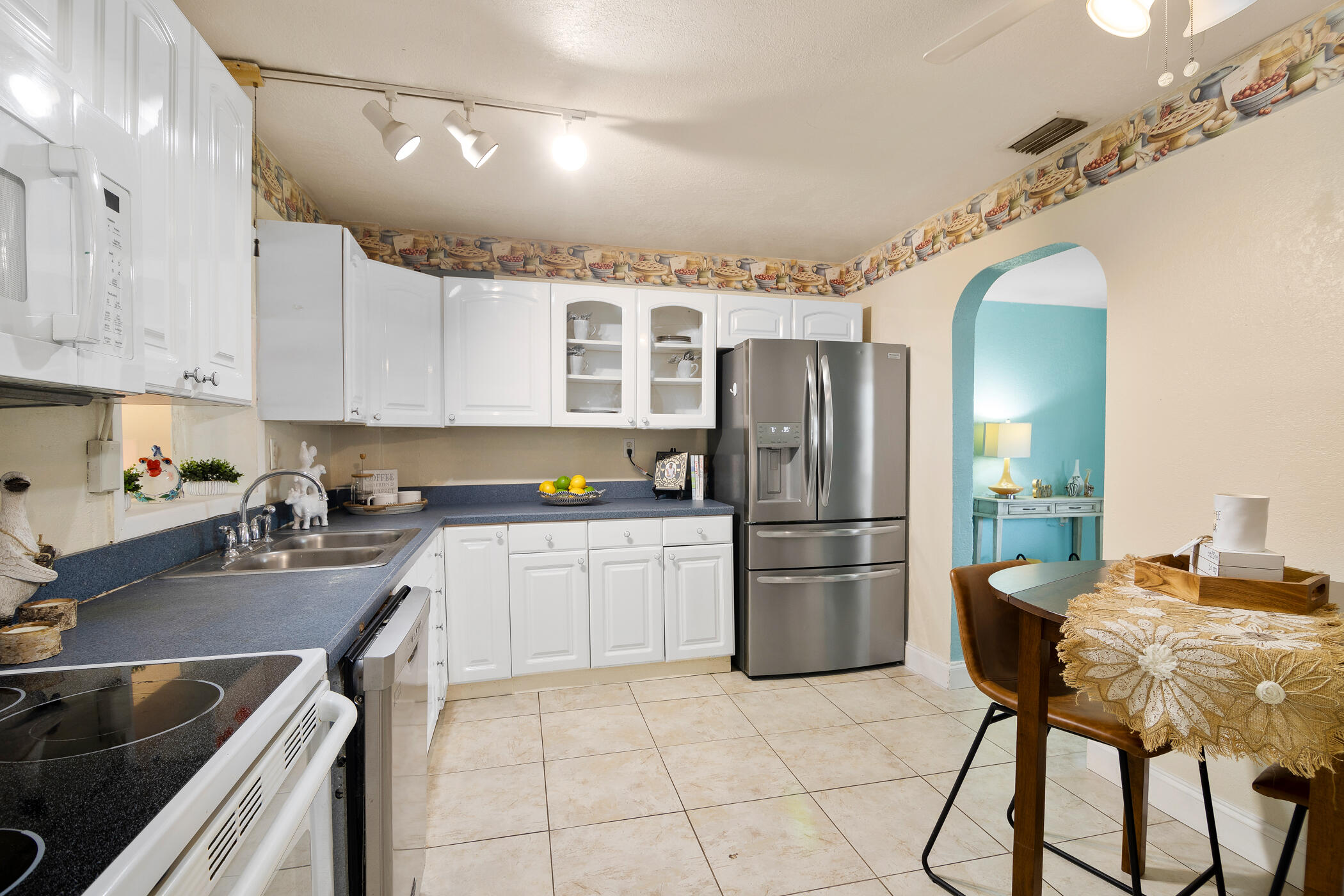 228 Beverly Rd - View 2 Kitchen Area