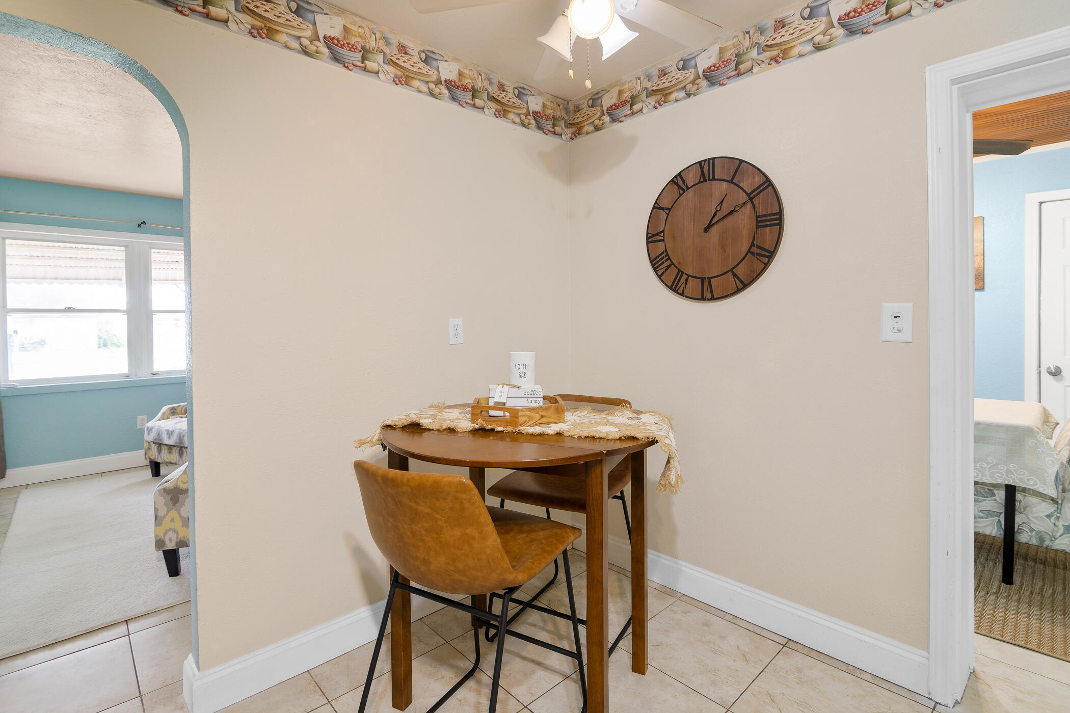 228 Beverly Rd Eat-In Kitchen