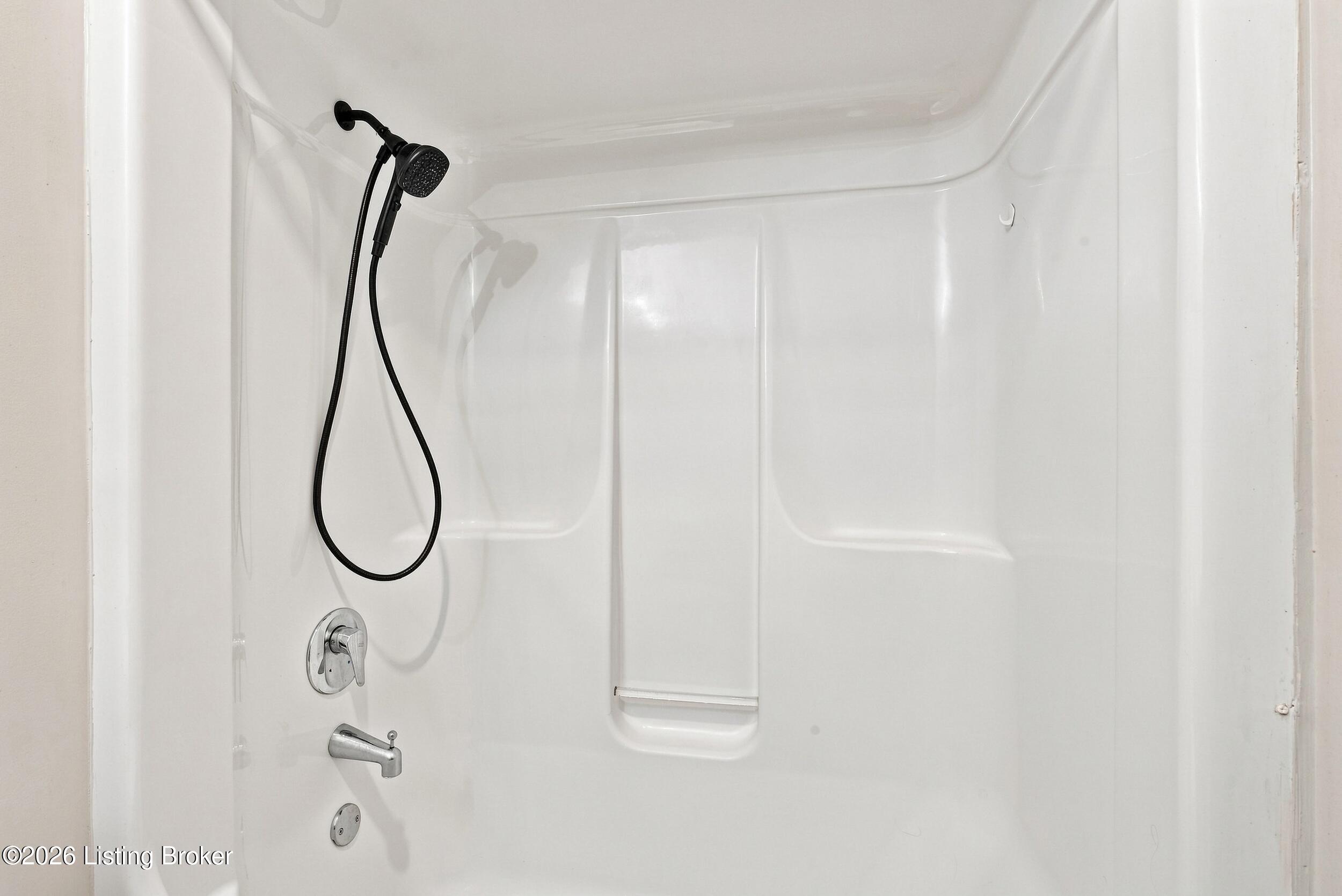 2801 Pattons Creek Road Pendleton, KY 40055 - Photo 31 of 130 Full Bathroom #1
