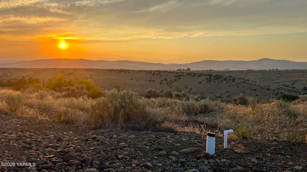 $136,000 | Nna Cottonwood Road, Unit LOT B (1407), Yakima, WA 98908