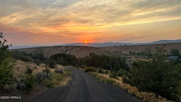 $136,000 | Nna Cottonwood Road, Unit LOT B (1407), Yakima, WA 98908