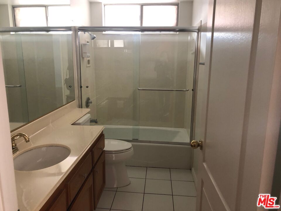 12010 Falcon Ridge Way Porter Ranch, CA 91326 - Photo 11 of 15 Gallery Image 11