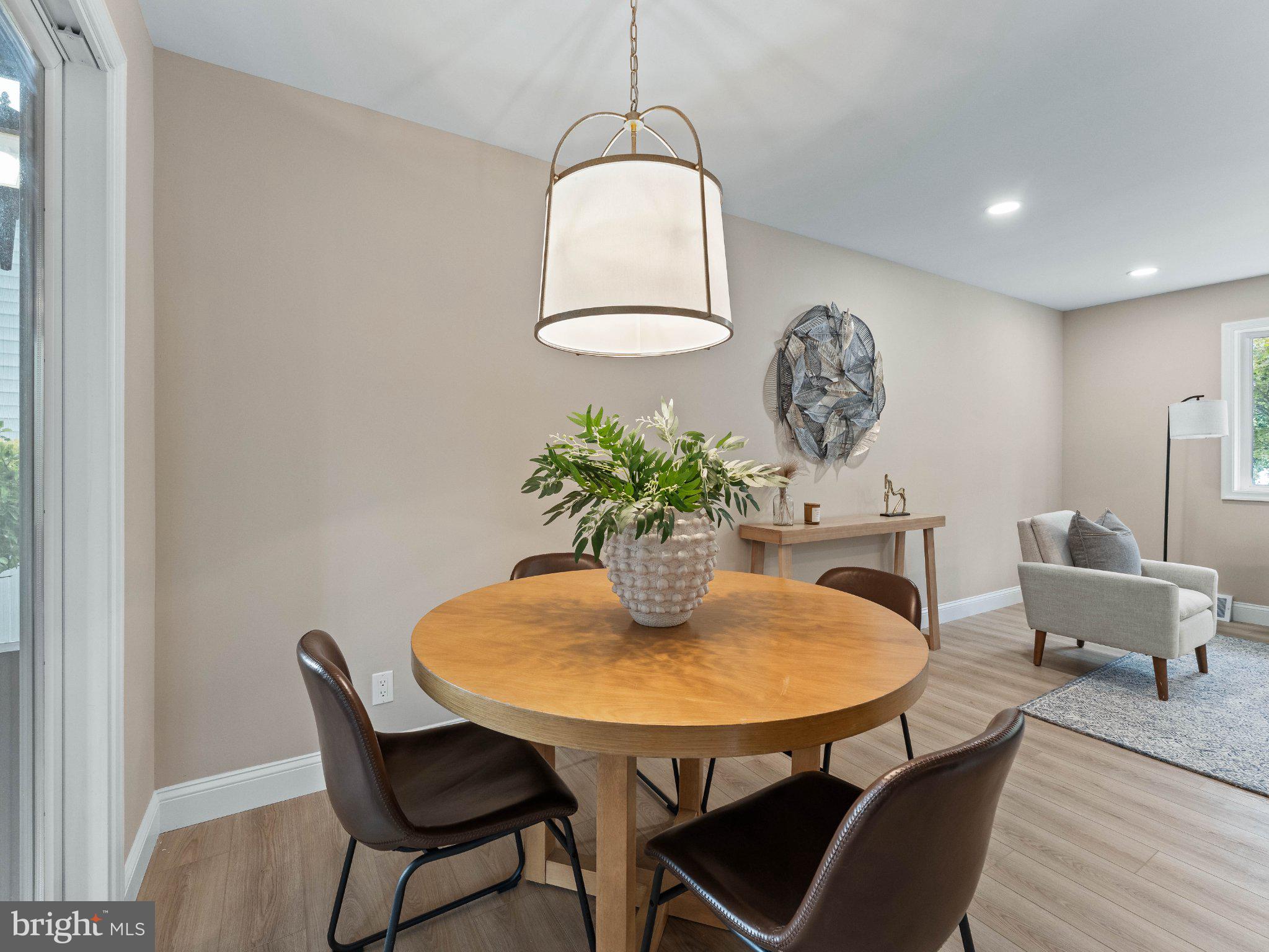 406 Yorkshire Road Cherry Hill, NJ 08034 - Photo 7 of 46 Bright and inviting dining space.
