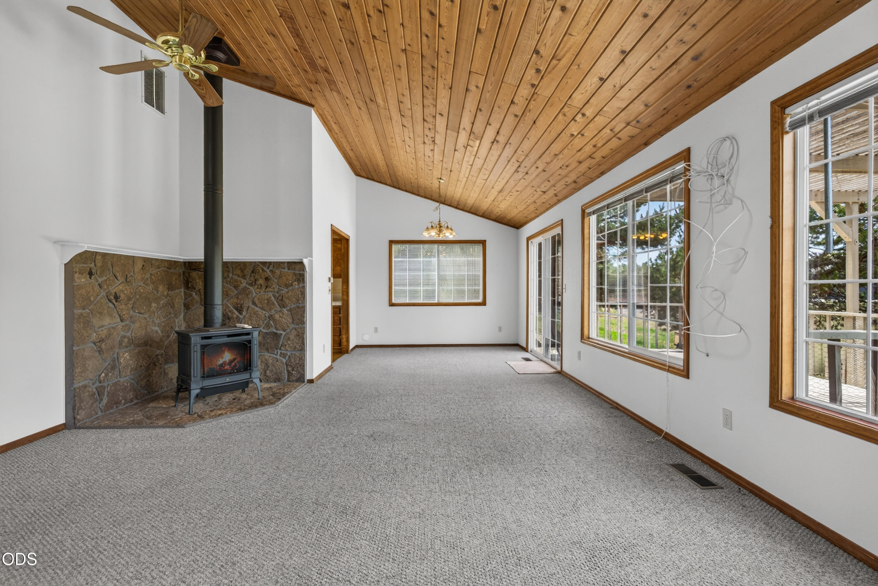 61145 Ladera Road Bend, OR 97702 - Photo 17 of 37