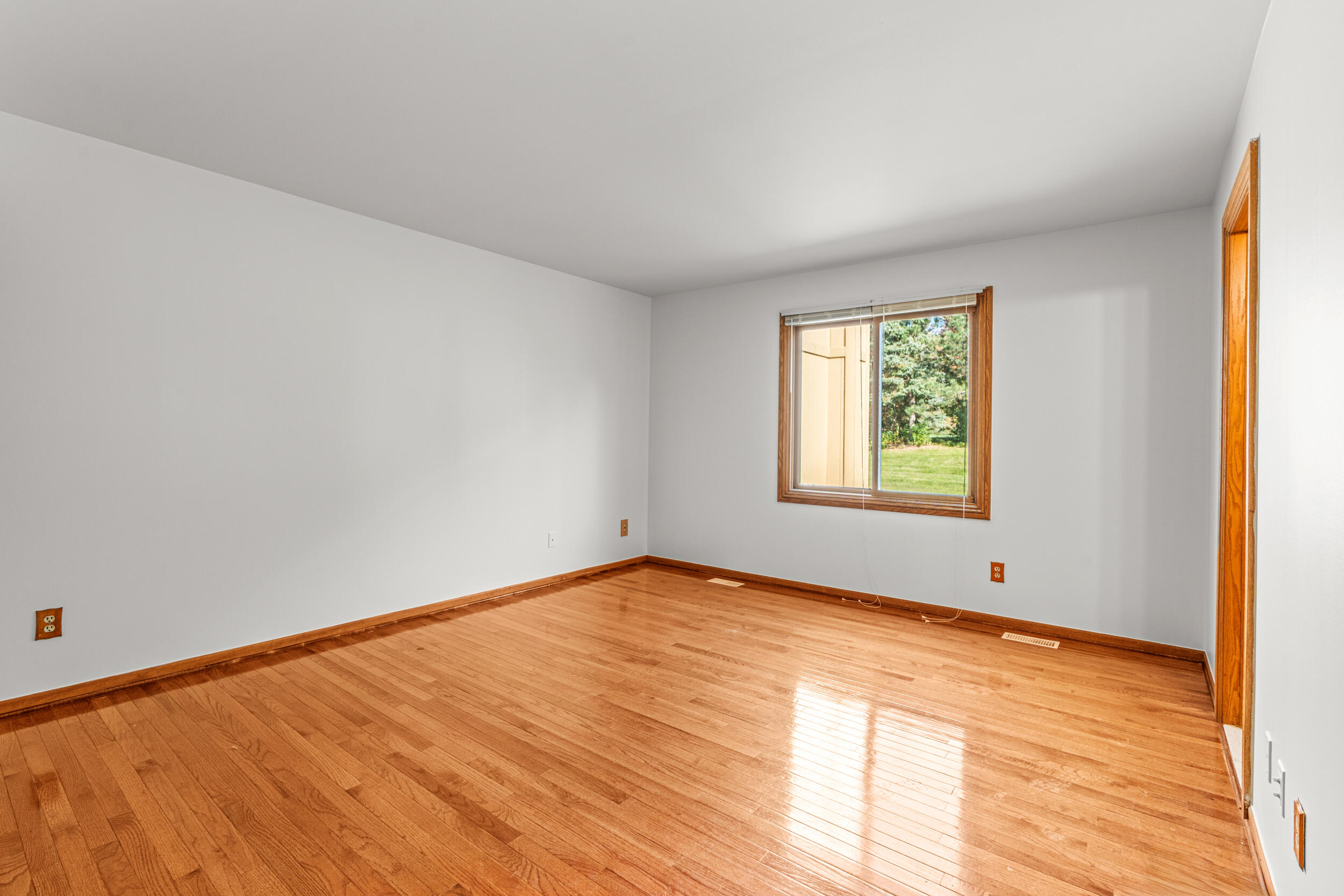 2415 Rochelle Park Drive Rochester Hills, MI 48309 - Photo 13 of 28 BEDROOM