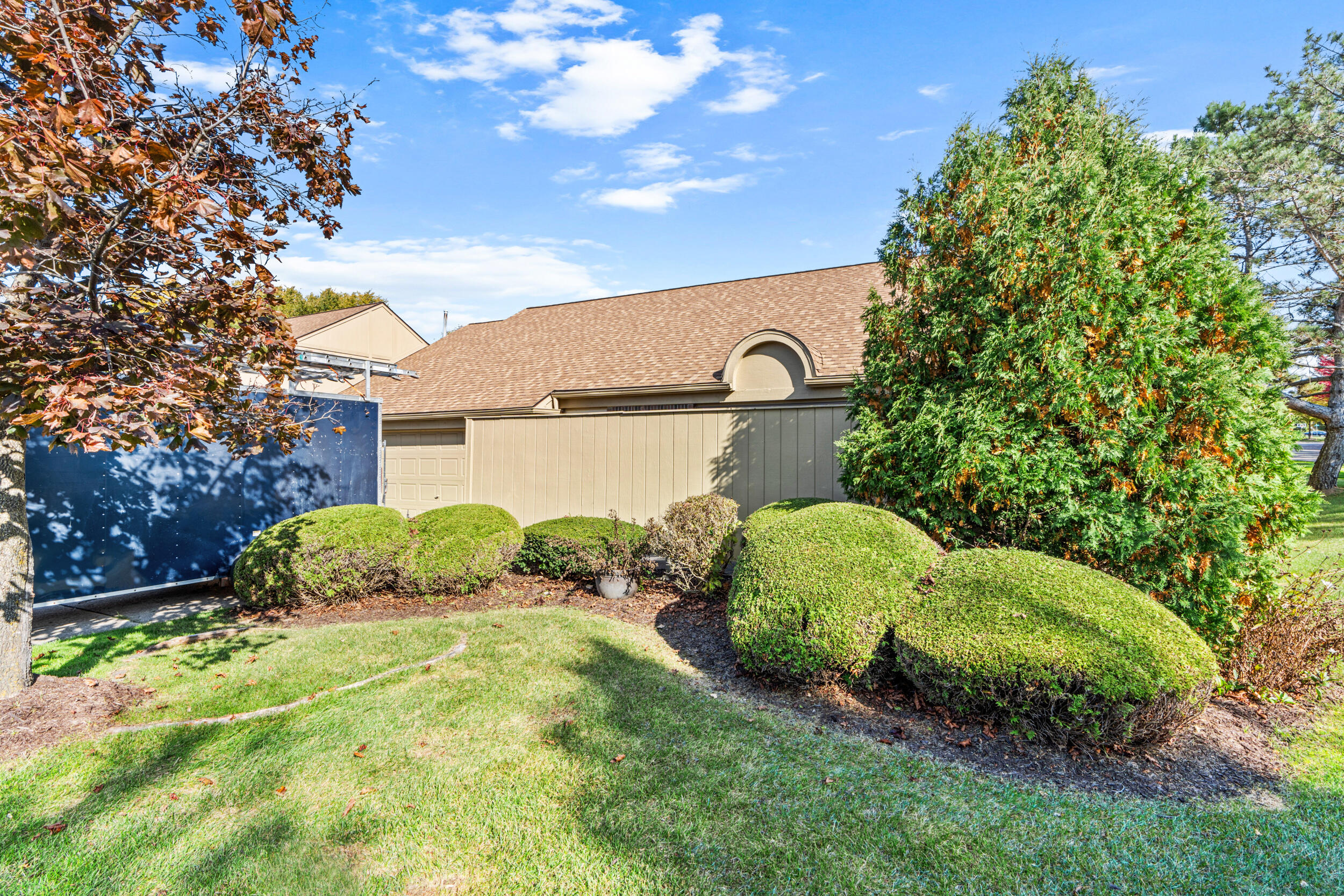 2415 Rochelle Park Drive Rochester Hills, MI 48309 - Photo 24 of 28 FRONT
