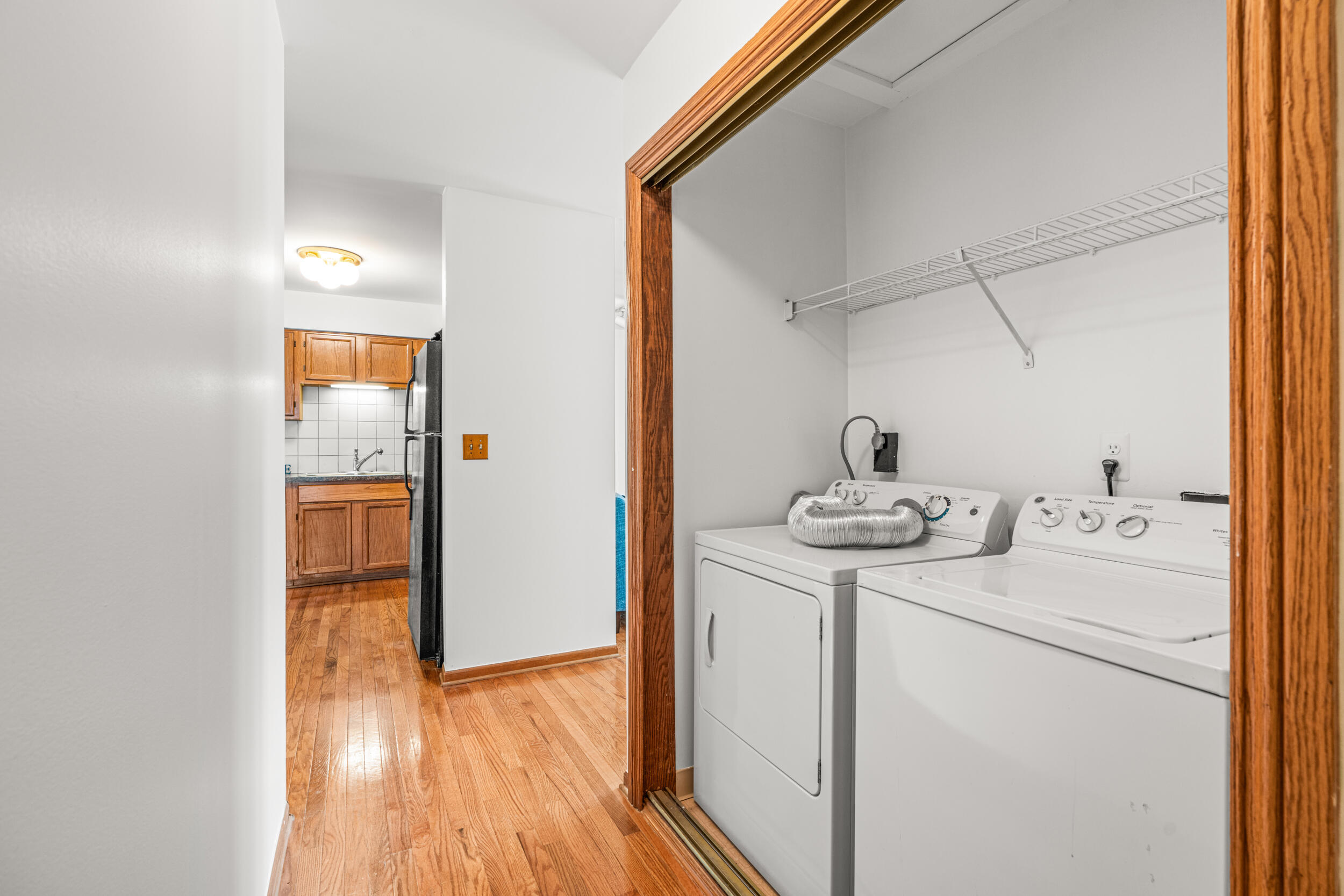 2415 Rochelle Park Drive Rochester Hills, MI 48309 - Photo 25 of 28 1ST FLOOR LAUNDRY