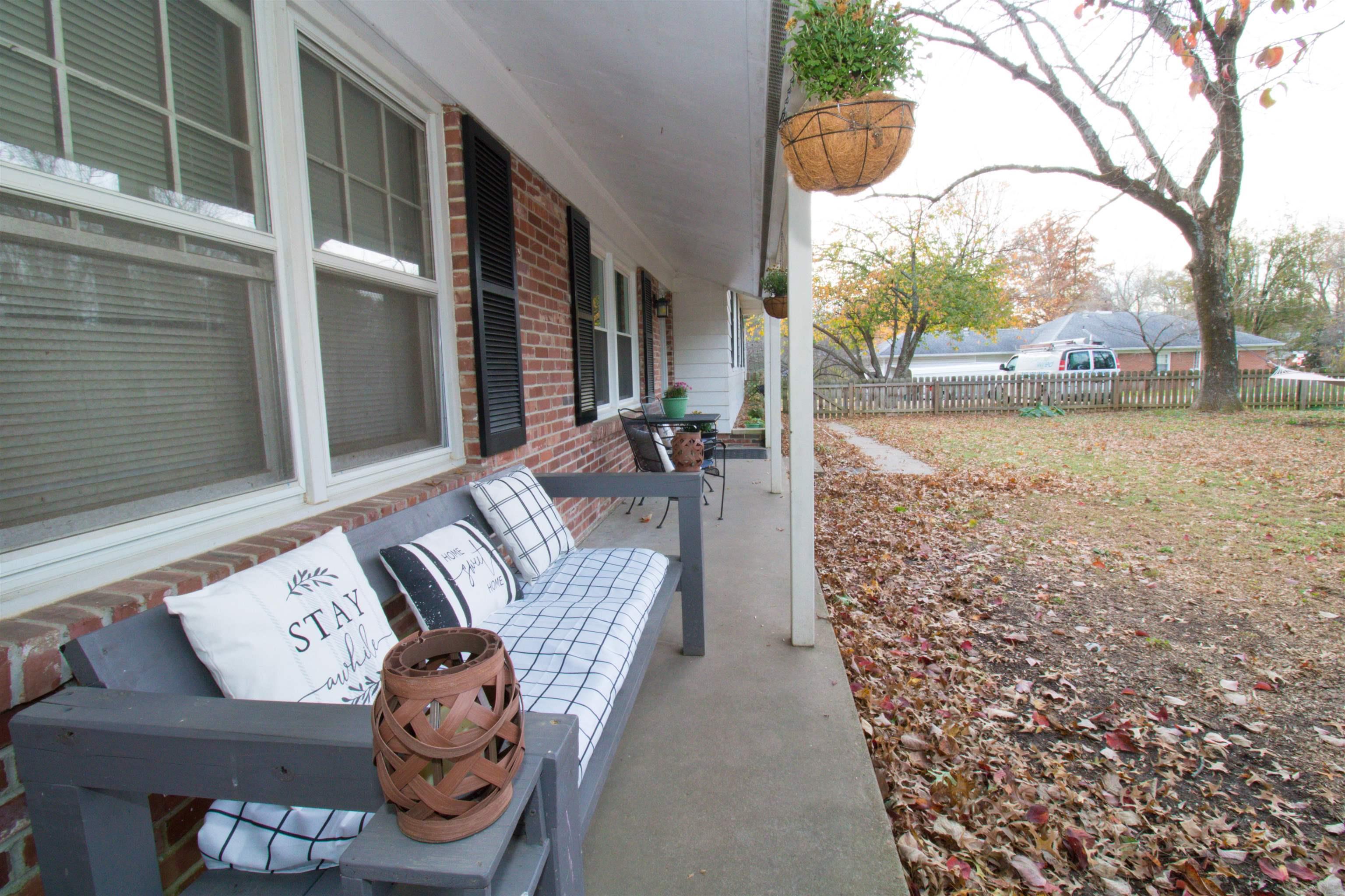 330 West Evergreen Road Evansville, IN 47710 - Photo 2 of 31 Gallery Image 2