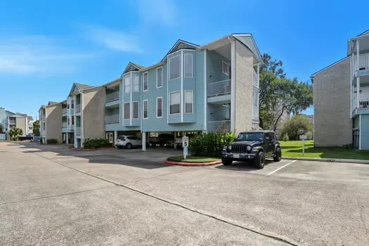 $90,000 | 18617 Egret Bay Boulevard, Unit 702, Webster, TX 77058
