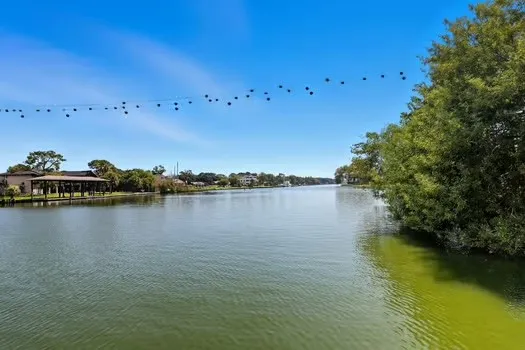 $90,000 | 18617 Egret Bay Boulevard, Unit 702, Webster, TX 77058