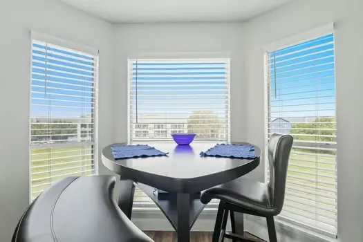 $90,000 | 18617 Egret Bay Boulevard, Unit 702, Webster, TX 77058