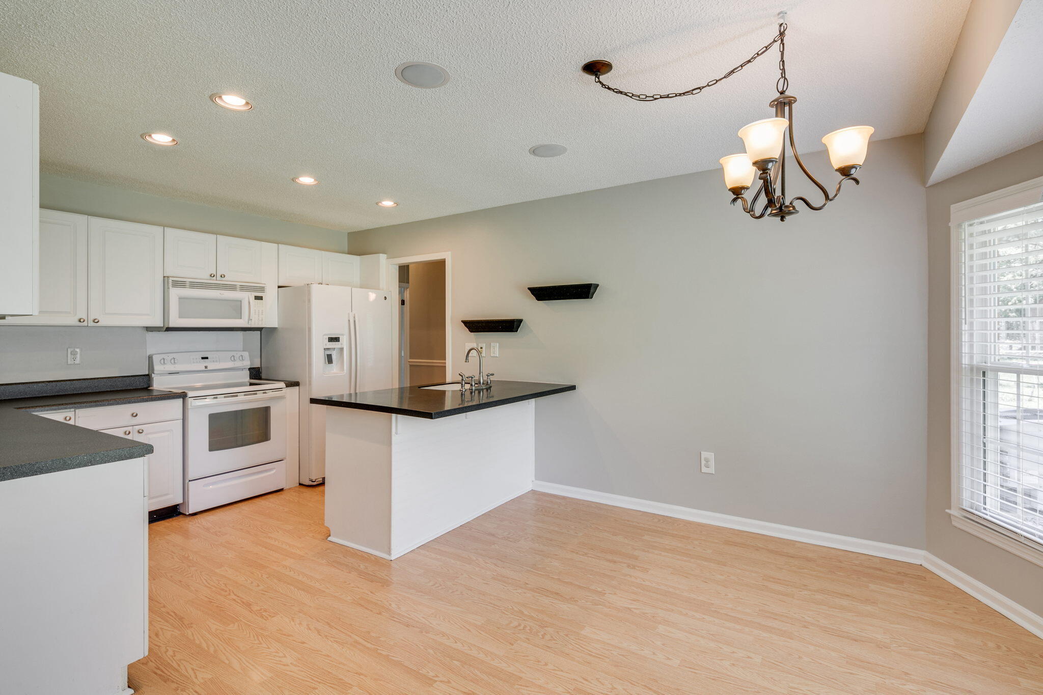 139 Marion Road Summerville, SC 29486 - Photo 8 of 28 8
