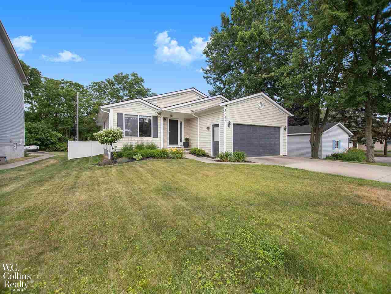 3747 Dearborn Avenue Rochester Hills, MI 48309 - Photo 2 of 28