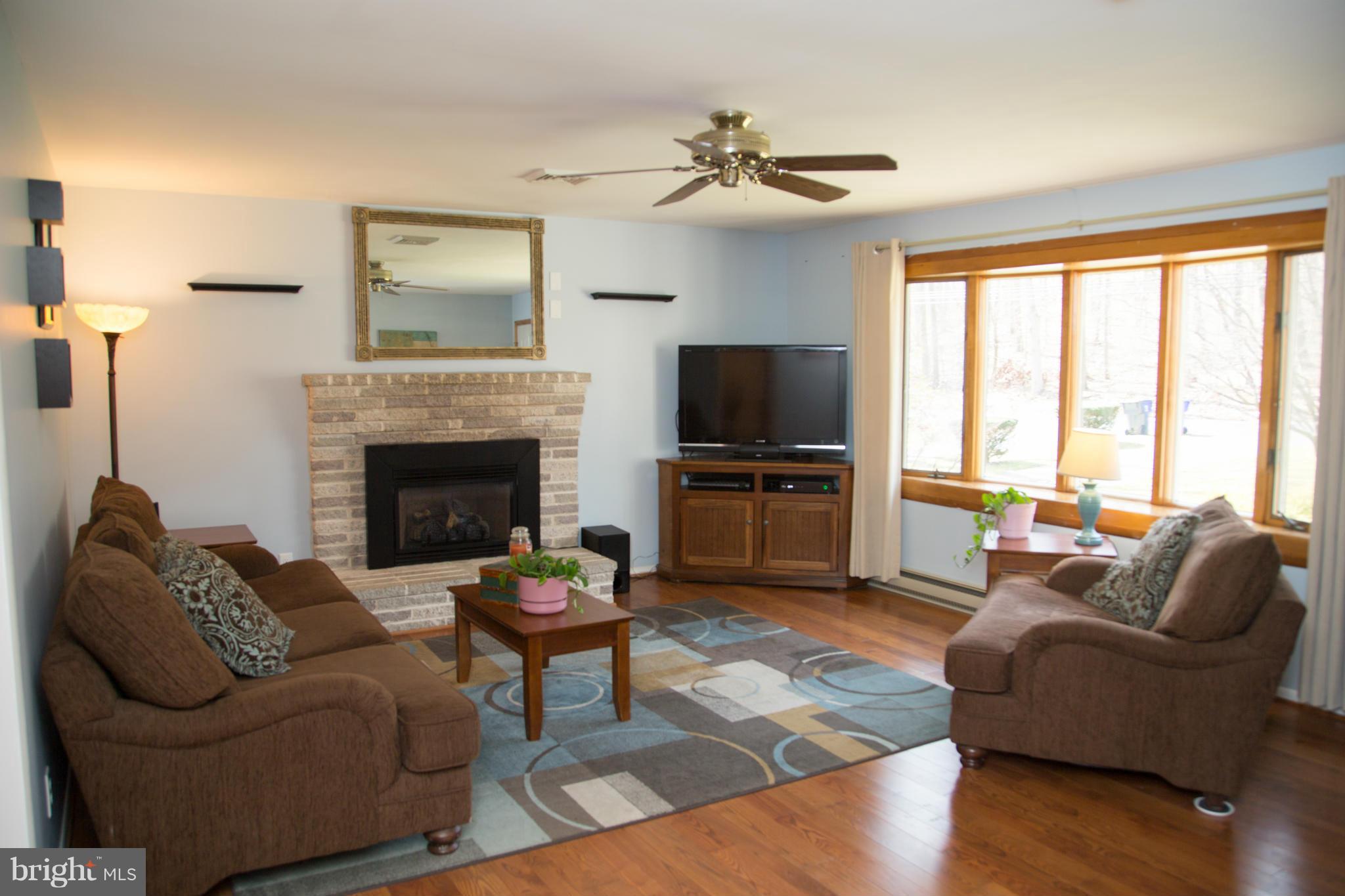 358 Craigtown Road Port Deposit, MD 21904 - Photo 3 of 29 Living Room