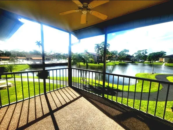 $149,000 | 209 Pine High Occupancy Vehicle Circle, Unit B2, Greenacres, FL 33463
