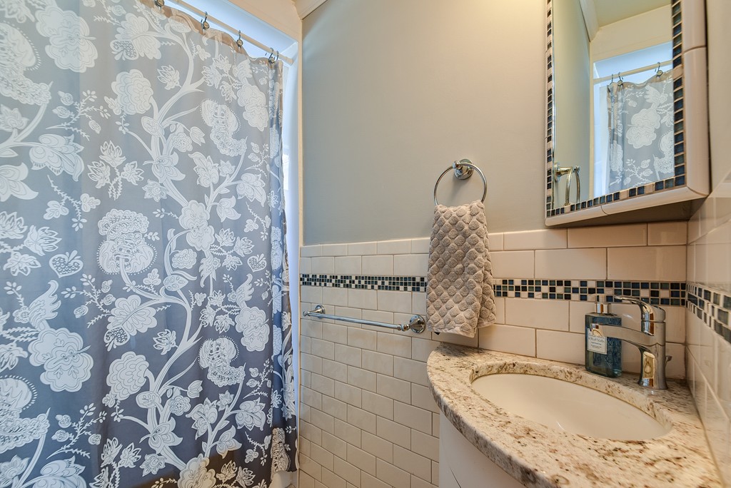 5 Gilbert Road Natick, MA 01760 - Photo 10 of 18 Gallery Image 10
