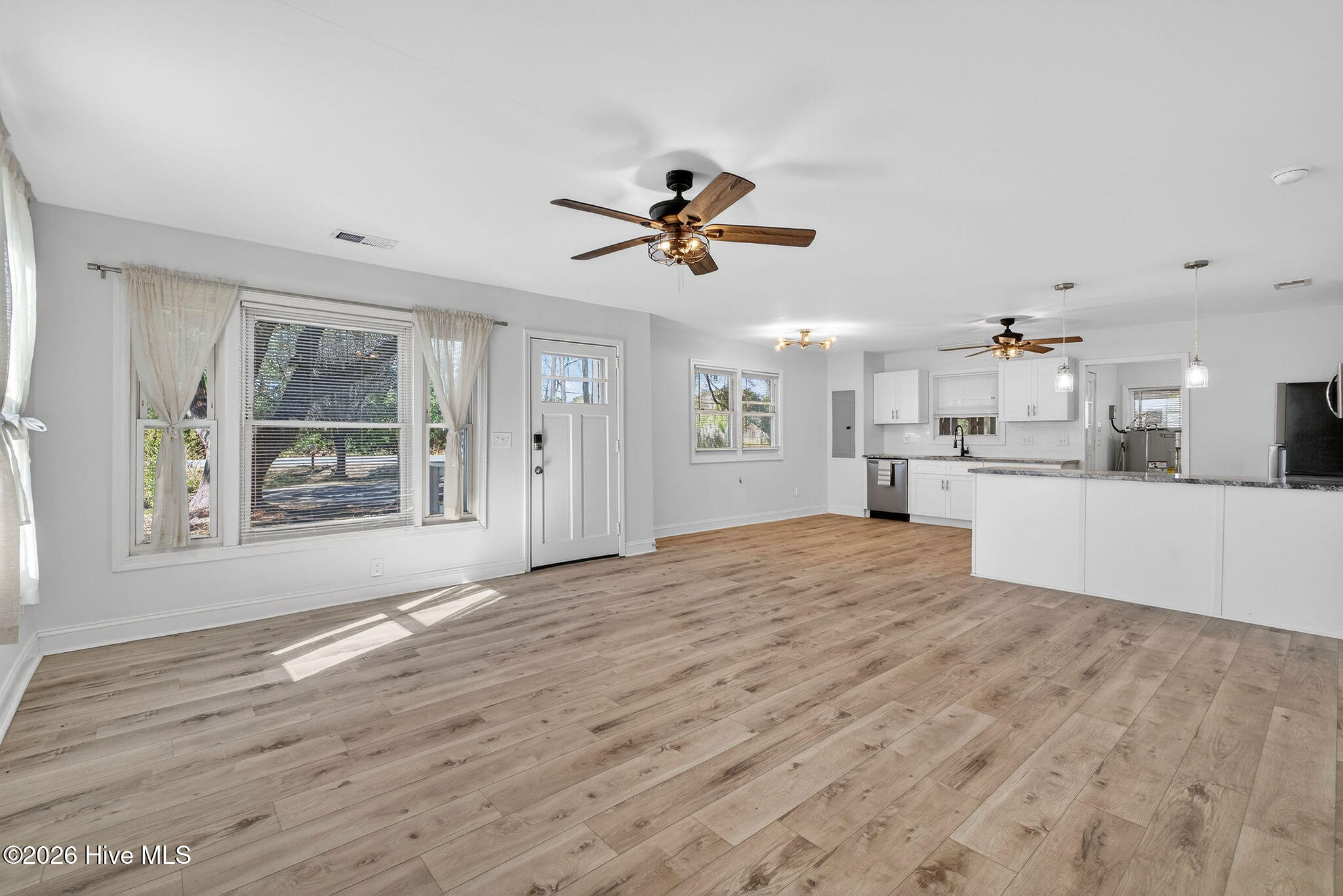 4516 Castle Hayne Road Castle Hayne, NC 28429 - Photo 14 of 44 4516CastleHayneRoad-4