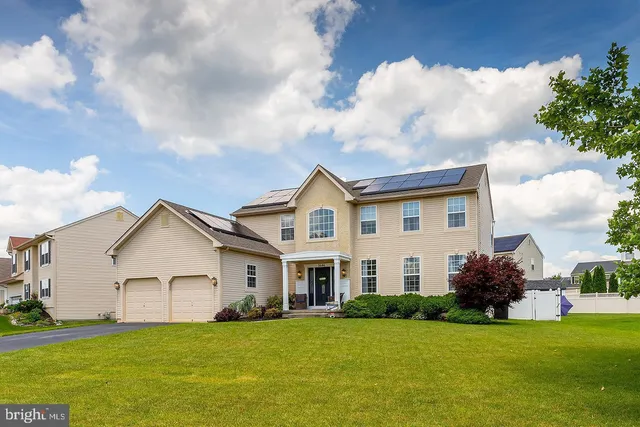 $600,000 | 1686 Carriage Drive, Williamstown, NJ 08094