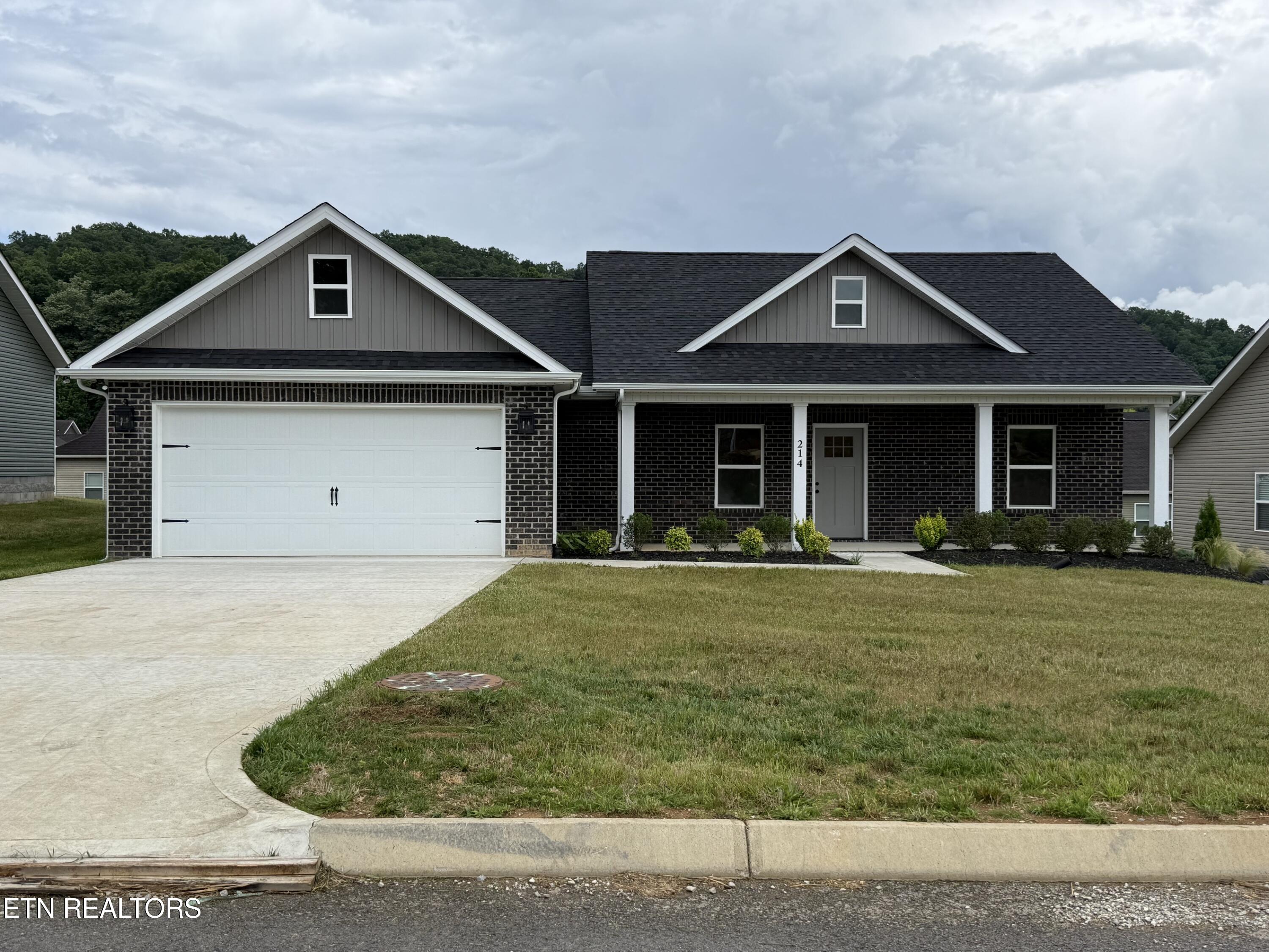 214 Mossy Rock Road Clinton, TN 37716 - Photo 2 of 25 IMG_0688
