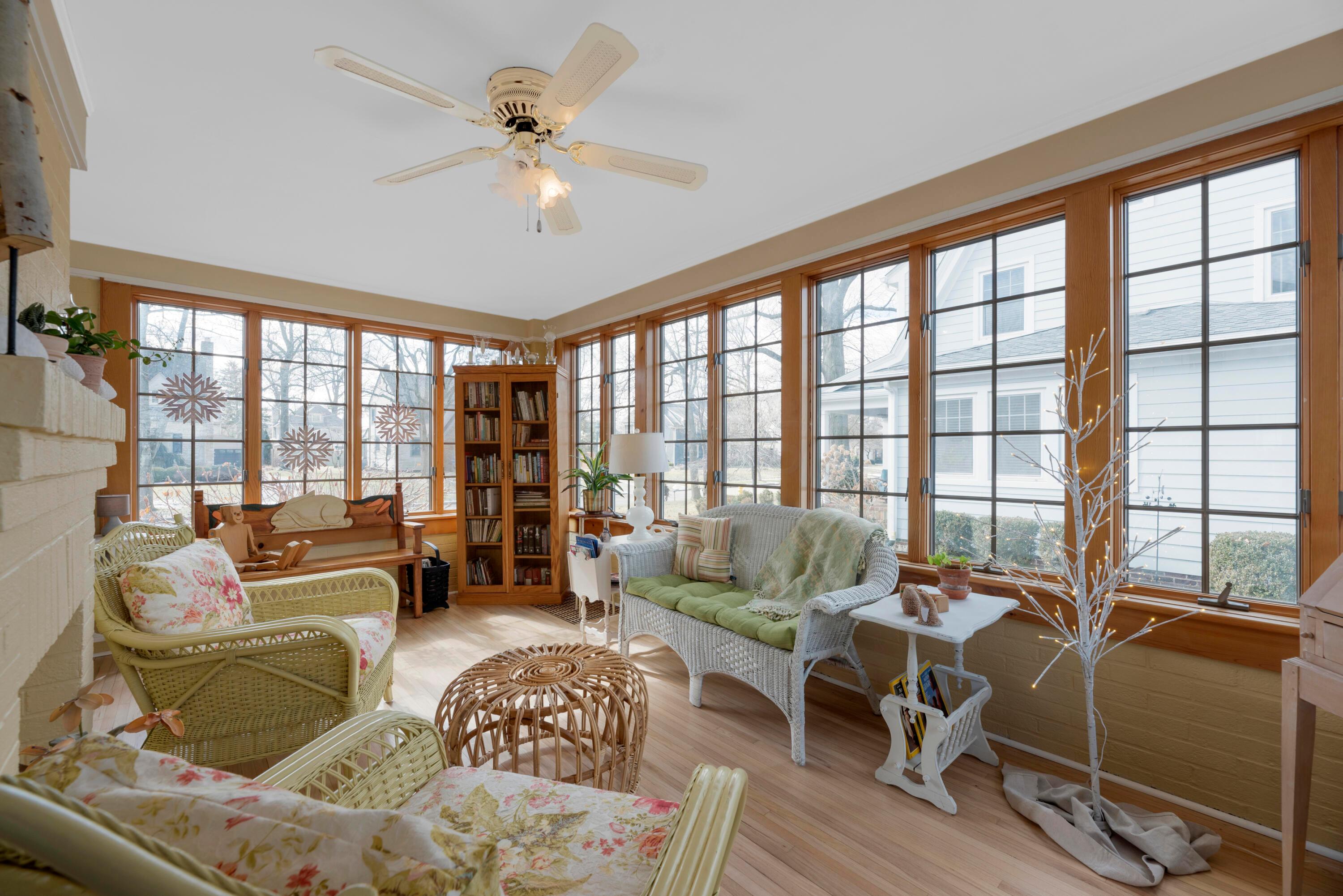 1618 Doone Road Columbus, OH 43221 - Photo 10 of 37 Sun room